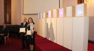 Marcelle-and-Maurice-Mansour-receive-the-Ambassador-of-Peace-UPF-Award-300x165